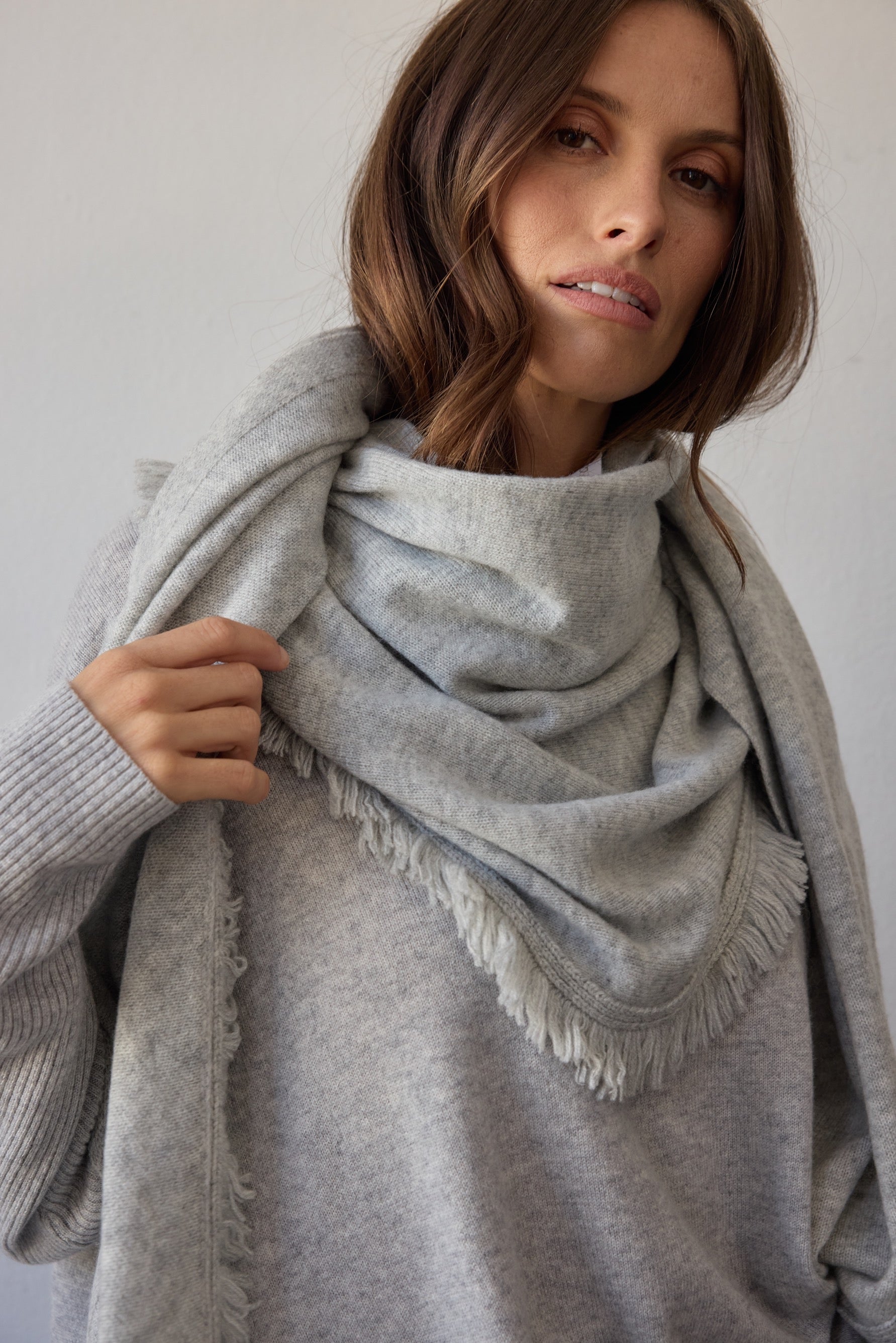 Isabelle Wool Cashmere Wrap - Grey