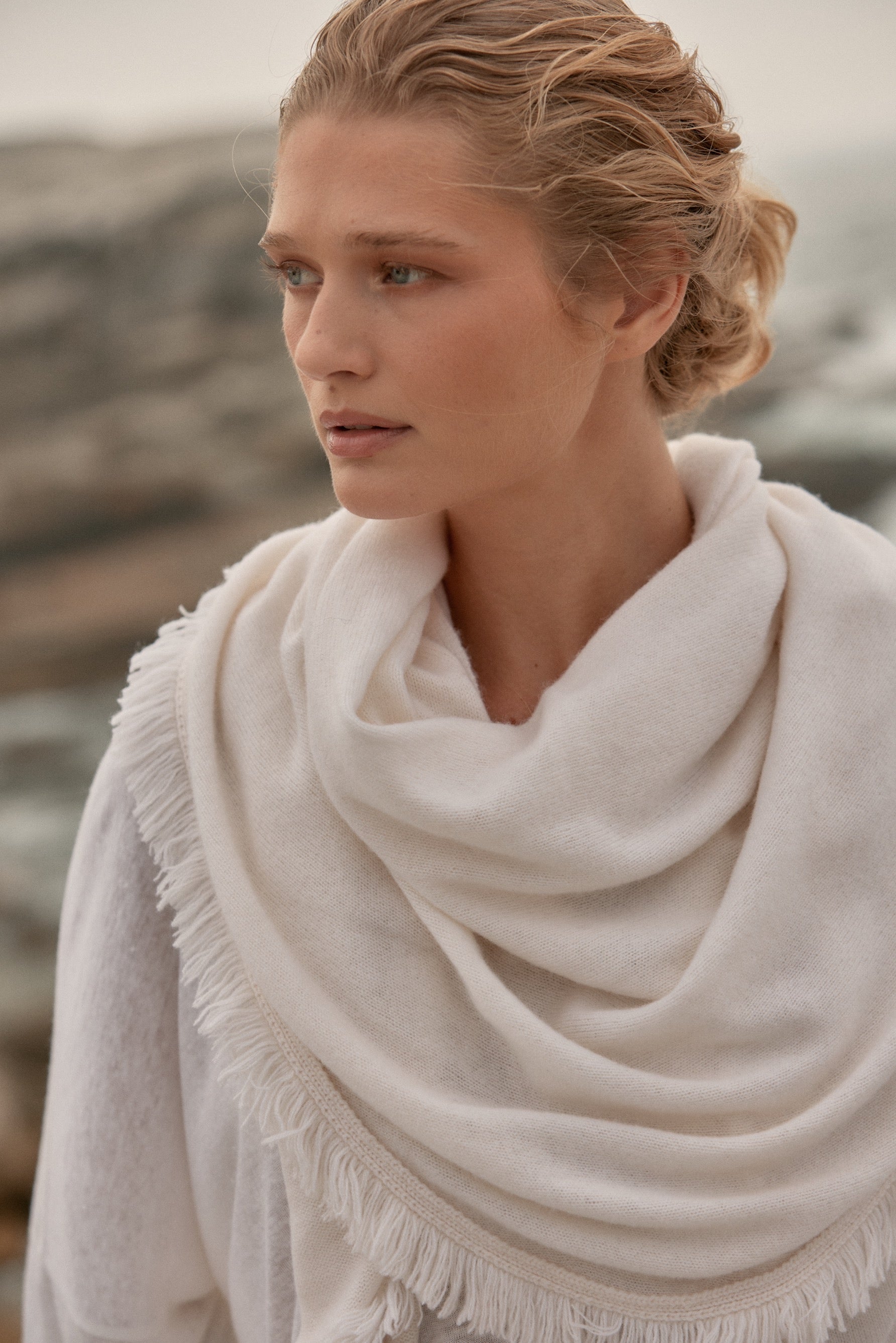 Isabelle Wool Cashmere Wrap - Off White