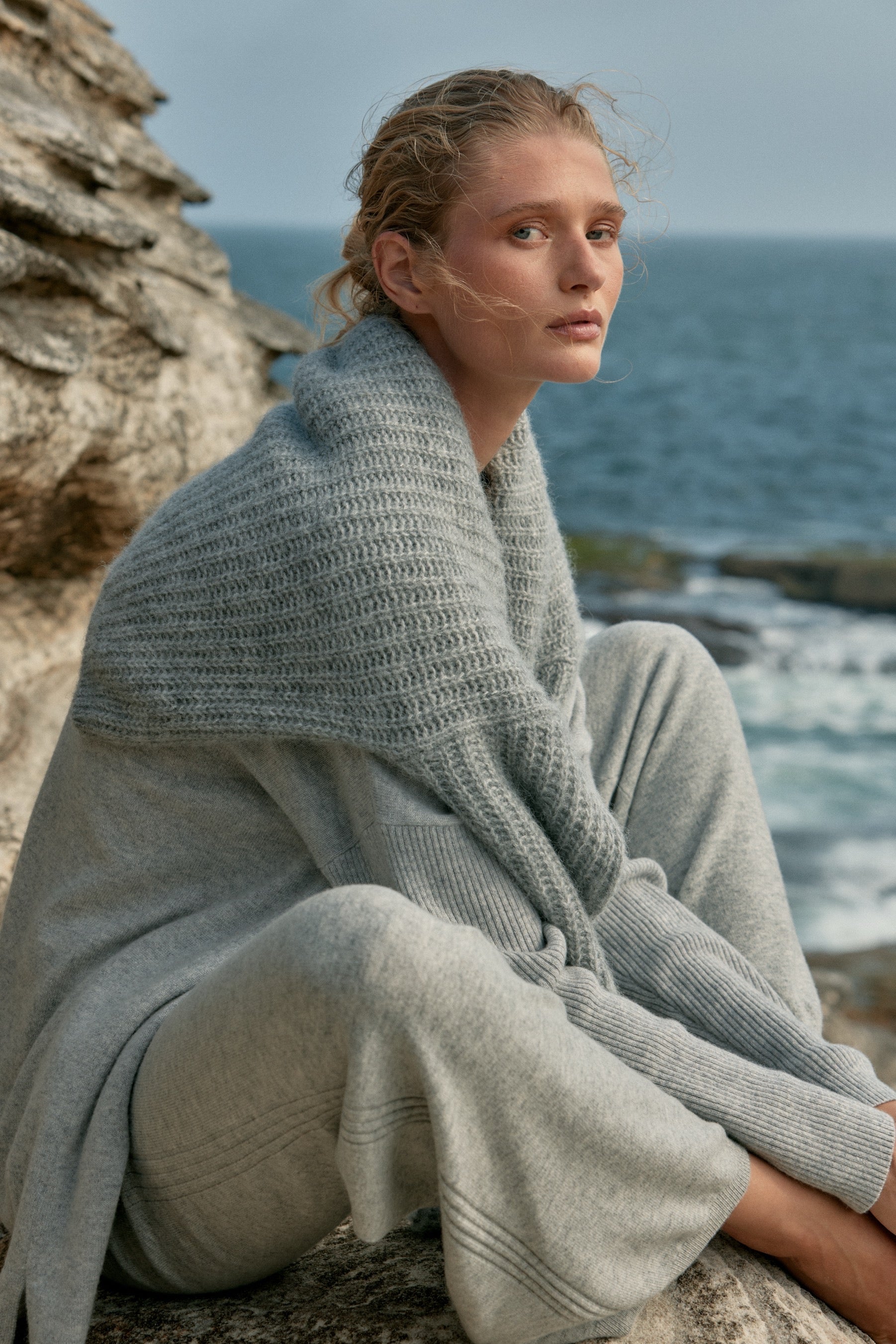 Elementaire Wool Cashmere Jogger - Grey