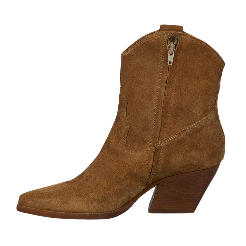 Cavalier Suede Boot - Camel Suede - Last Pair